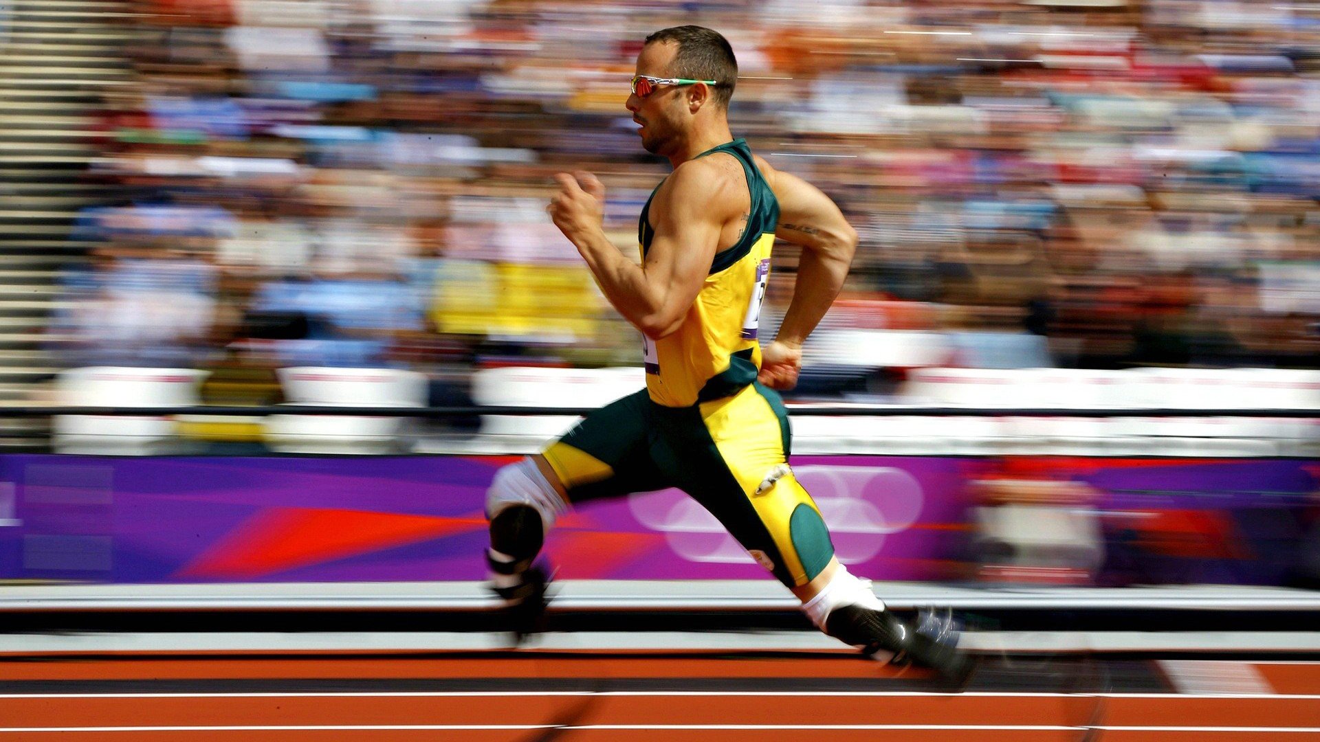 “暗藏玄机：战术布局决定天平的关键时刻”，战术布局图